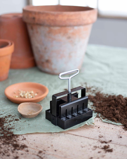 Soil Blocker Micro 20 musta