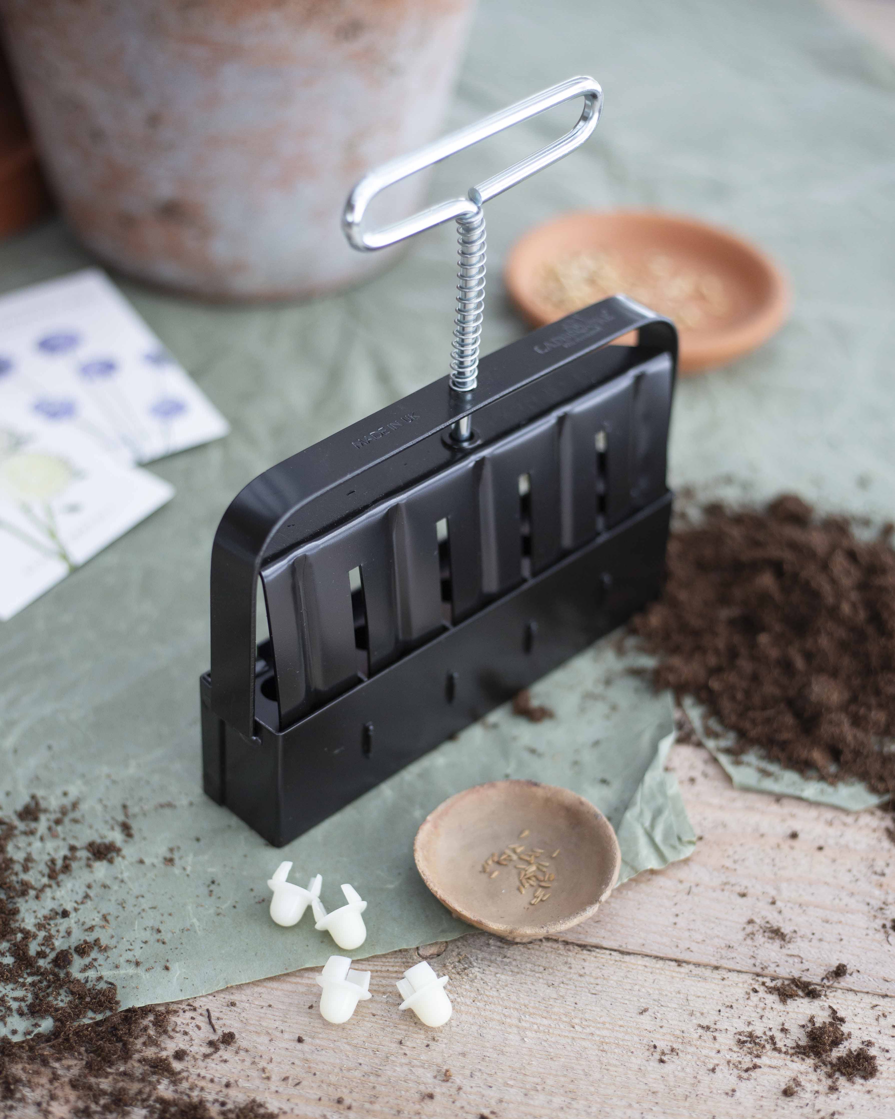 Soil Blocker Mini 5 musta